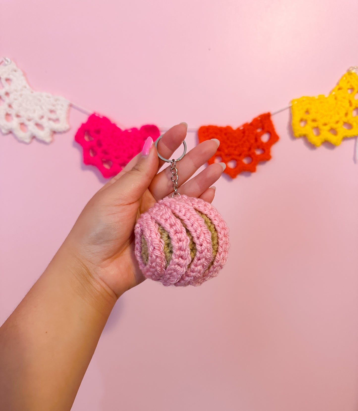 Crochet concha keychain