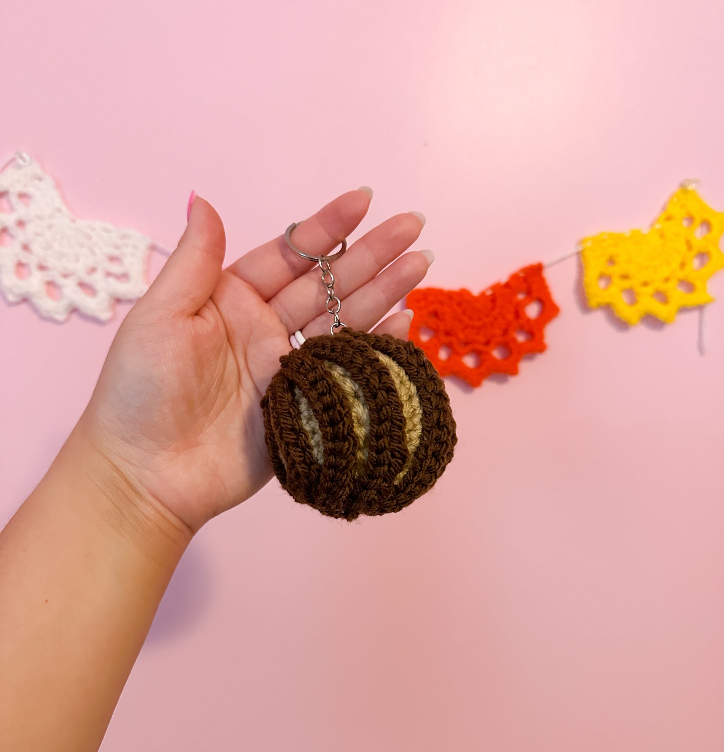 Crochet concha keychain