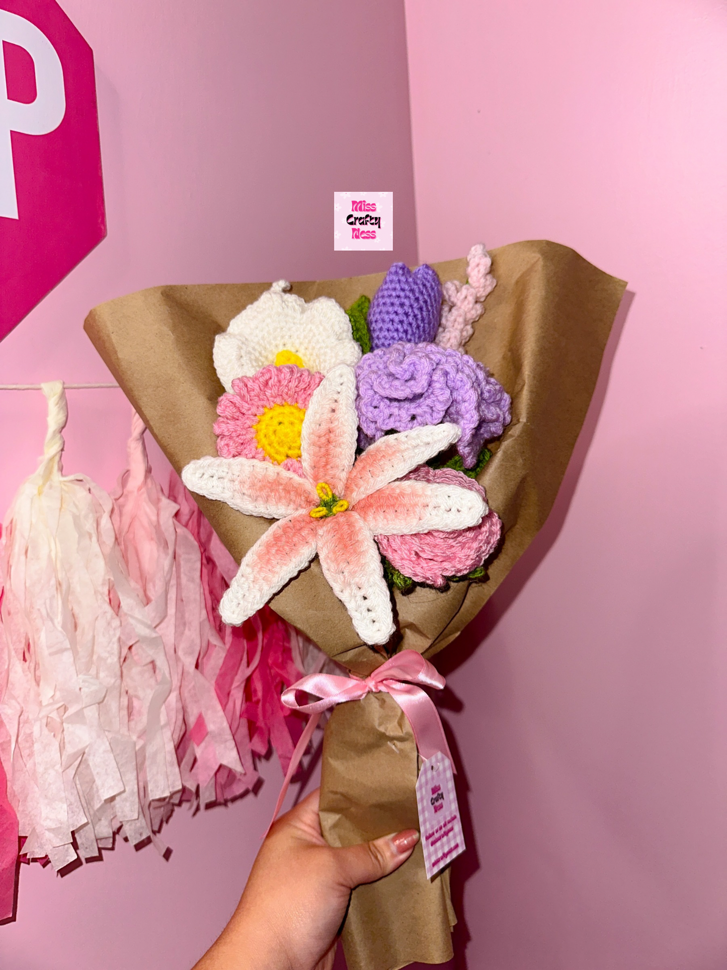 Crochet multi-flower bouquet