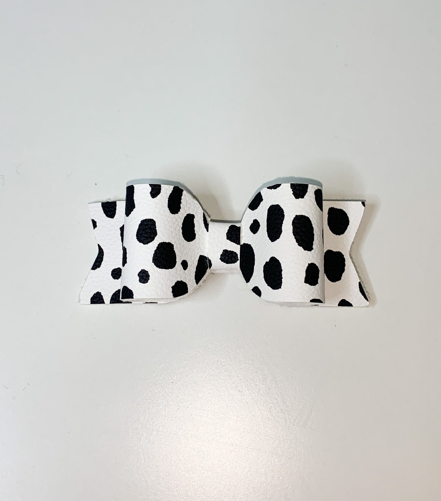 White spotted bow straw topper
