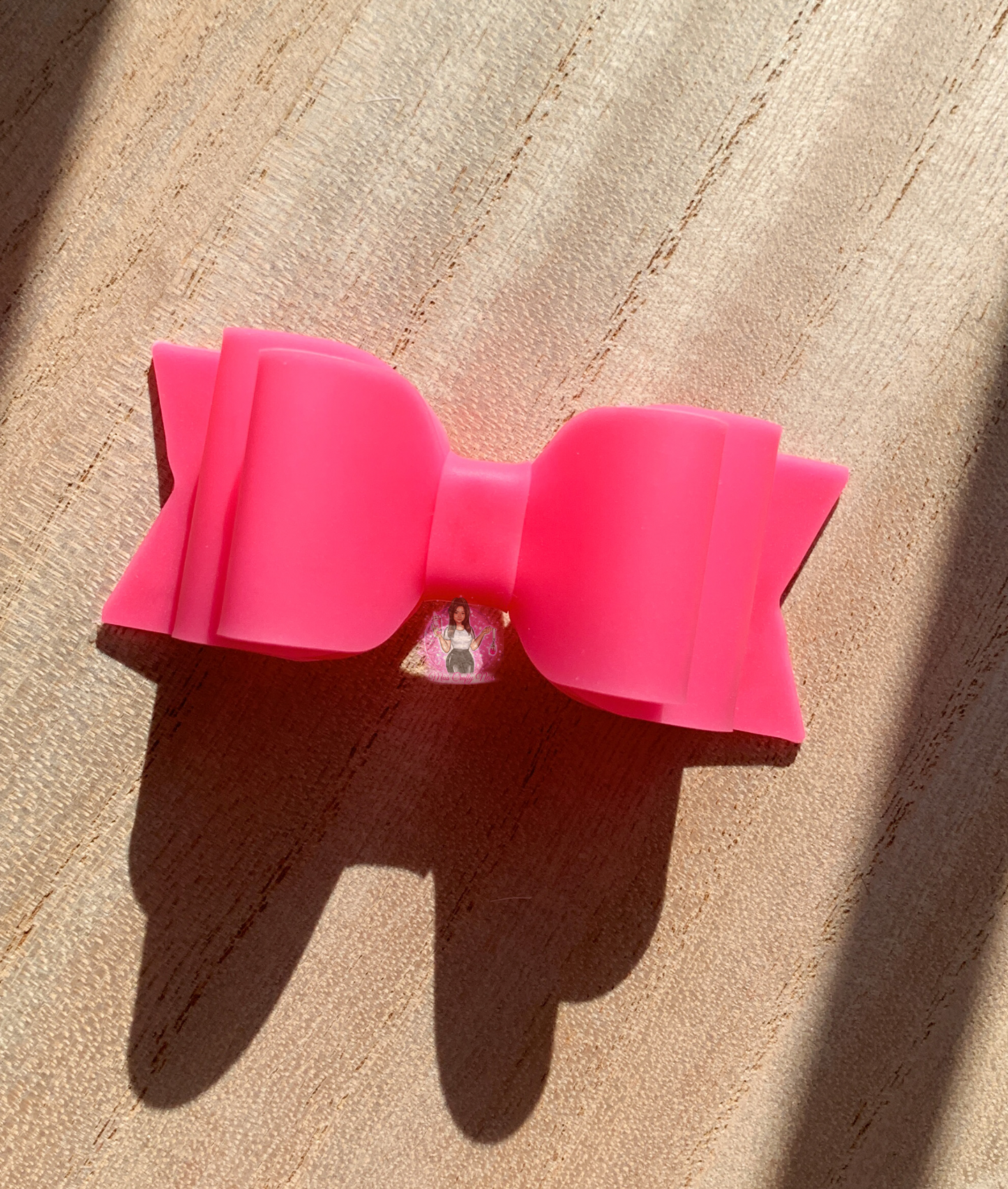 Hot pink jelly bow straw topper