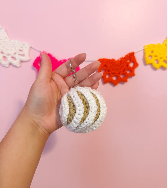 Crochet concha keychain