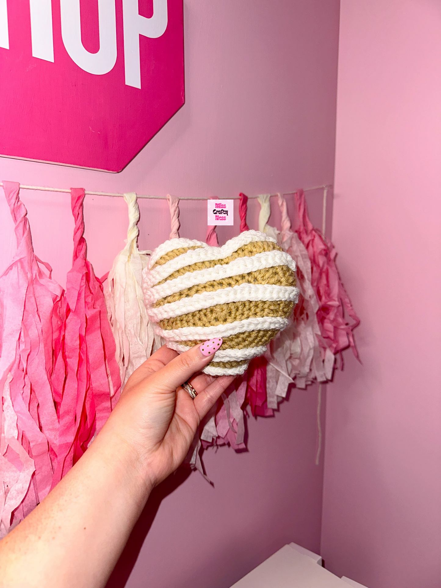 Crochet heart concha