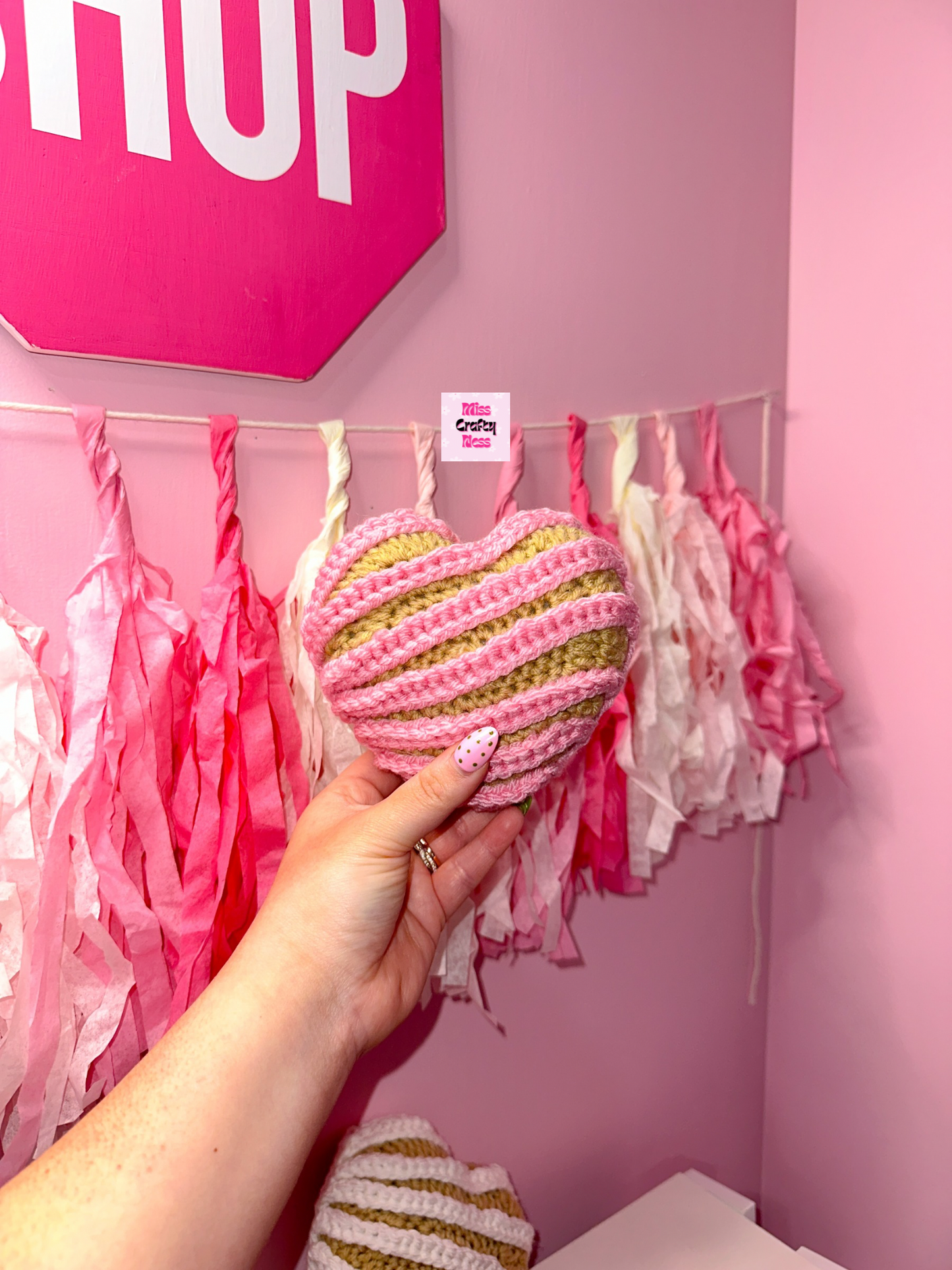 Crochet heart concha