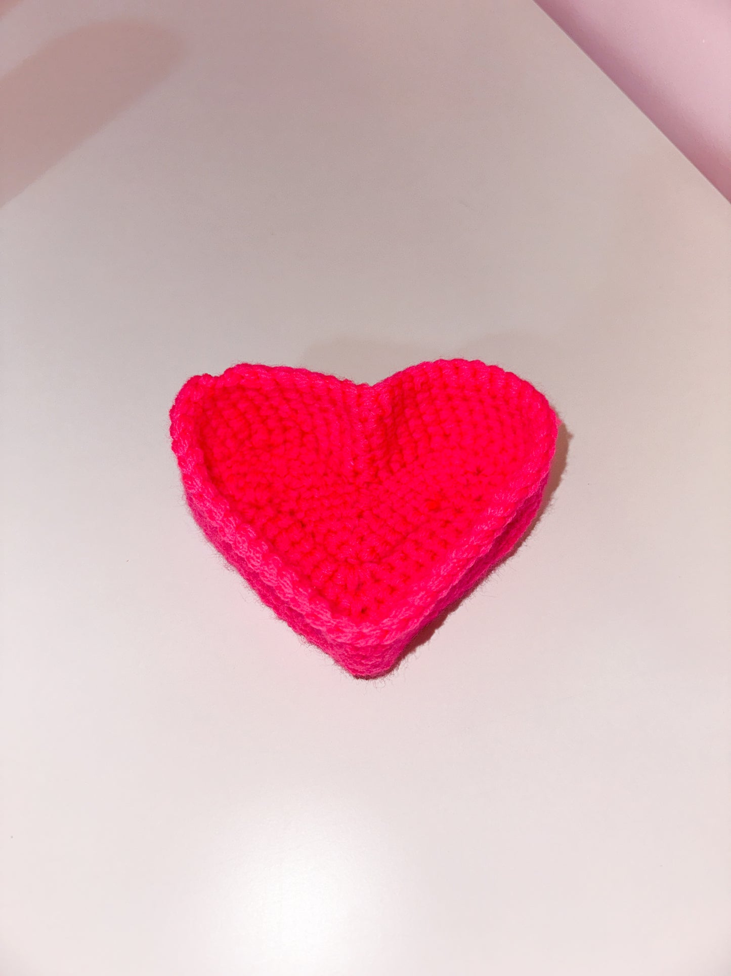 Crochet heart tray