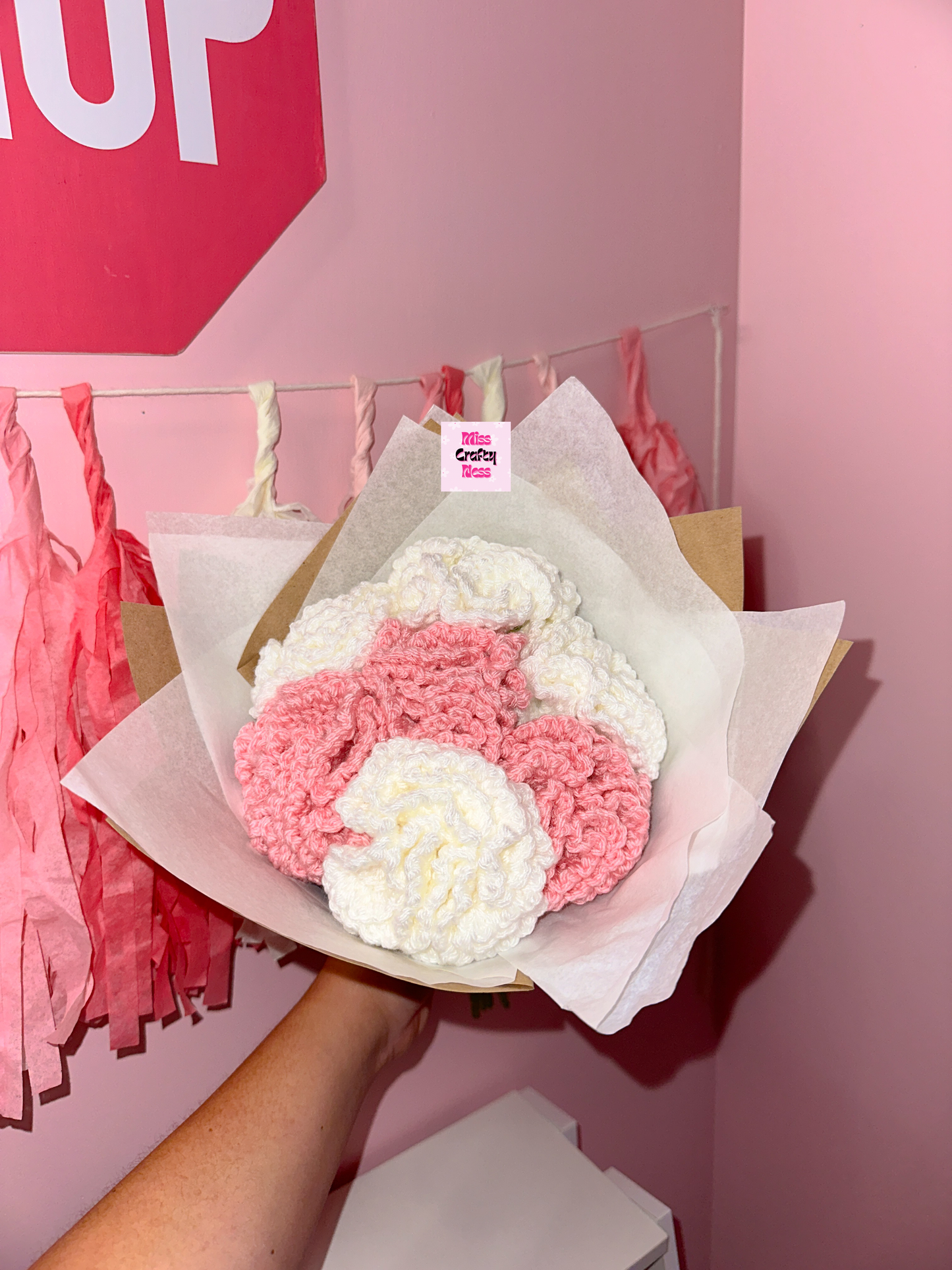 Crochet pink/white carnation bouquet